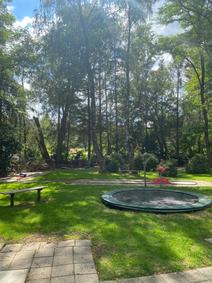 Ruim Privacyvol Chalet Met Overdekt Terras Ermelo Kültér fotó